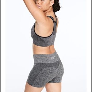 🆕 Victoria’s Secret Pink Seamless Short (M)